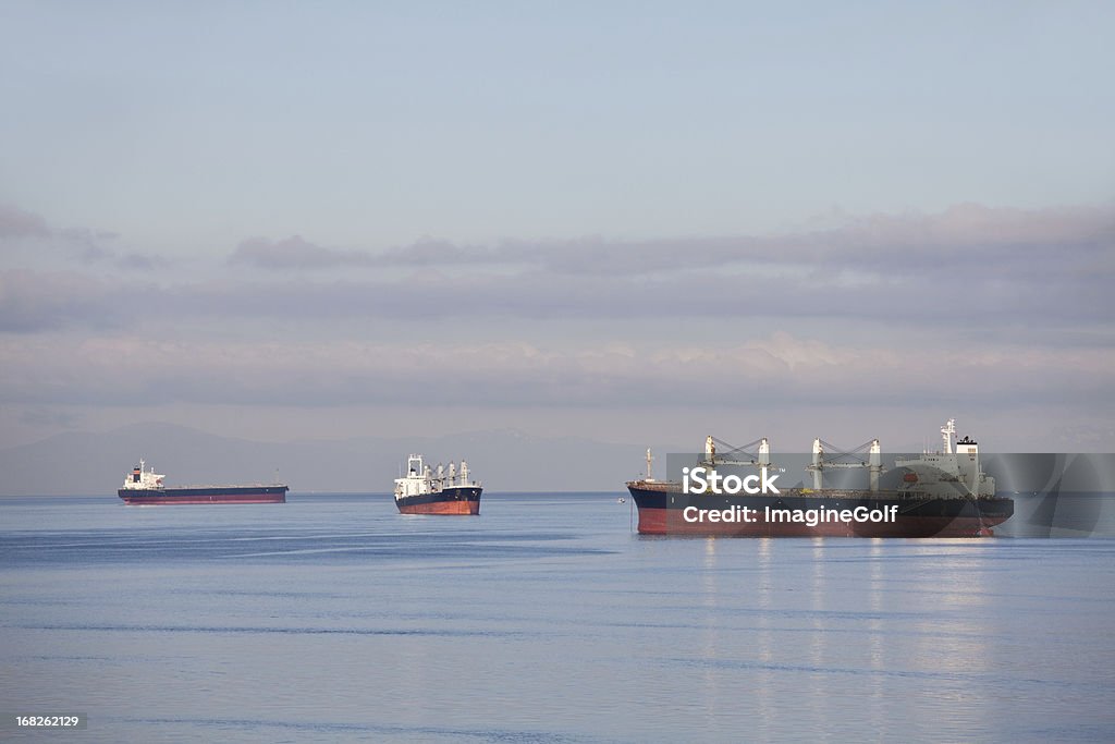 Três navios de carga - Foto de stock de Embarcação industrial royalty-free