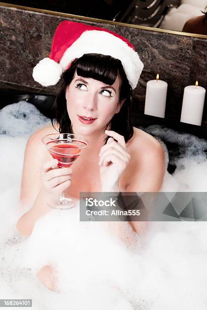 Foto de Natal Vintage Sexy Garota Pinup De Fazer Um Desejo e mais fotos de stock de Banho de Espuma