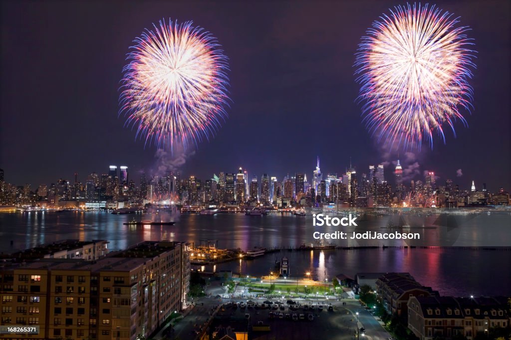 Cidade de Nova York Syncronized fogos de artifício - Foto de stock de New York City royalty-free