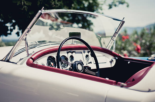 foto de un efecto de deportes vintage coche - coche de coleccionista fotografías e imágenes de stock