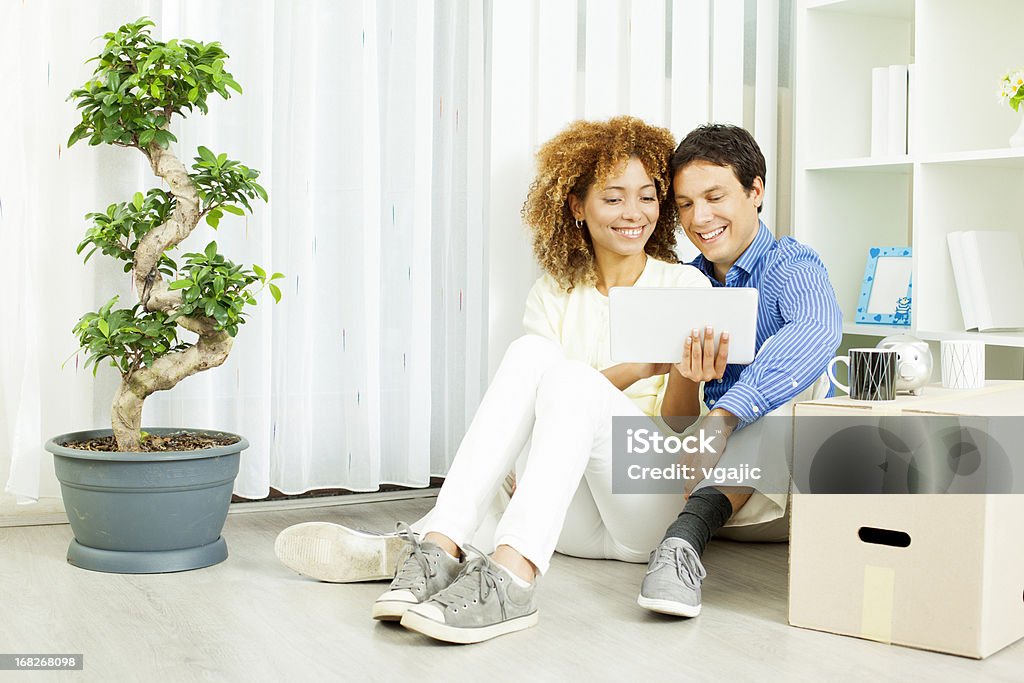 Giovane coppia di casa - Foto stock royalty-free di Bonsai
