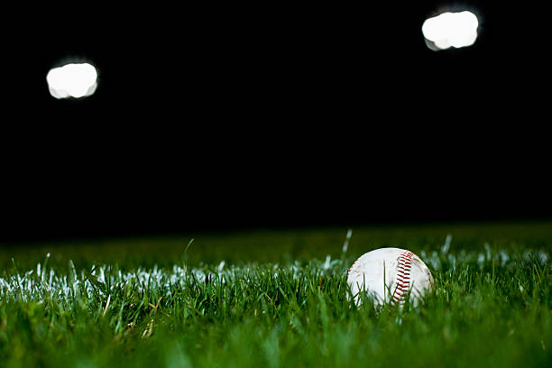 de basebol - baseball field grass baseballs imagens e fotografias de stock