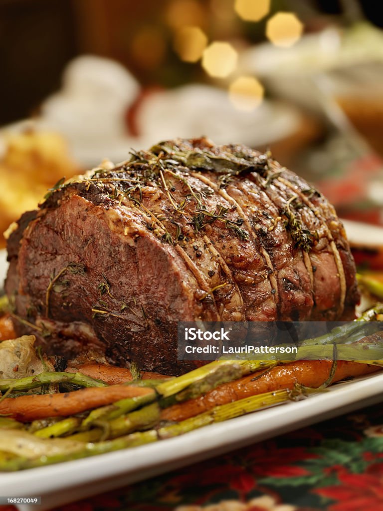 Carne de res asada de la cena de Navidad - Foto de stock de Asado de costilla libre de derechos