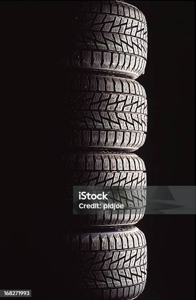 새로운 자동차 타이어 타이어에 대한 스톡 사진 및 기타 이미지 - 타이어, 검정색 배경, 0명