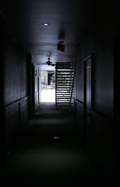 istock A dark corridor of light from the end. 1682738222