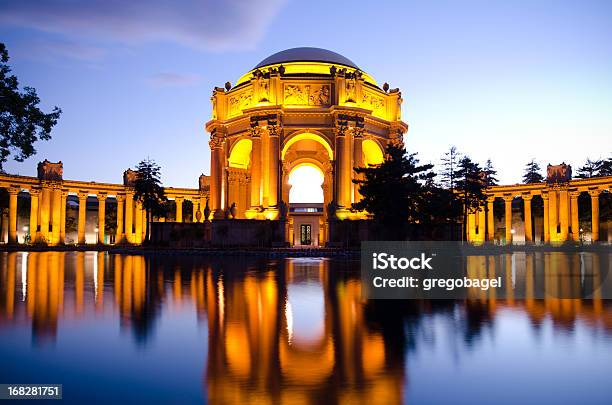 Palace Of Fine Arts W Nocy W San Francisco Ca - zdjęcia stockowe i więcej obrazów Architektura - Architektura, Budynek z zewnątrz, Elegancja