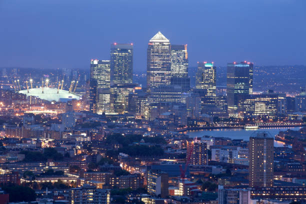 istock Canary Wharf Skyline at dusk (XXXL) 168281873