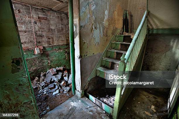 Casa Renovação - Fotografias de stock e mais imagens de Abandonado - Abandonado, Acabado, Ampliação da Casa