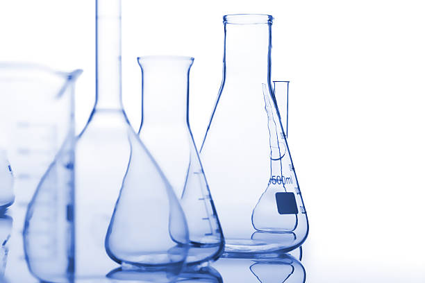 médicas garrafas térmicas composição - laboratory glassware imagens e fotografias de stock