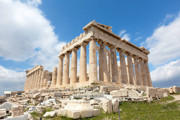 grecia. il partenone senza impalcature. - greece acropolis parthenon athens greece foto e immagini stock