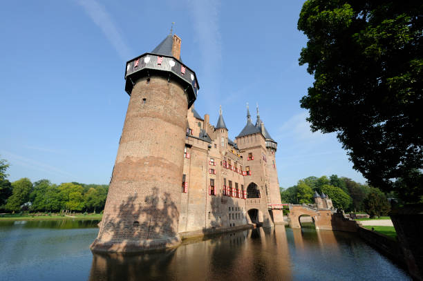 istock Front view of castle De Haar in the Netherlands 168315970