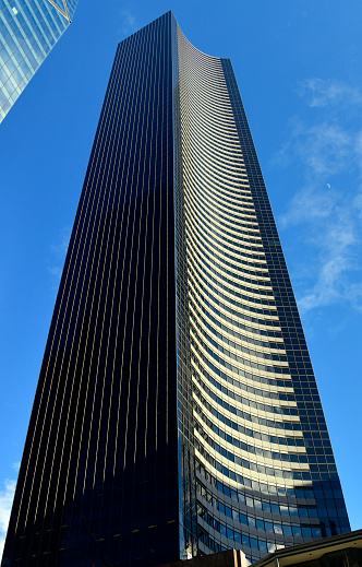 Seattle, Washington state, United State: The Columbia Center is the tallest building in Seattle and Washington State. With a total height of 285 meters , it was the tallest skyscraper west of the Mississippi when it was completed in 1985, but was surpassed in 1989 by the US Bank Tower in Los Angeles at 310 meters. The height of the Columbia Center, including an antenna structure on the roof, is 295 meters. However, this is not viewed as part of the building architecture and is therefore not counted towards the formal height. Designed by Chester L. Lindsey.