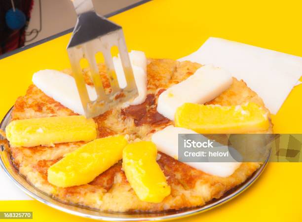 Foto de Torta De Polenta Com Queijo e mais fotos de stock de Almoço - Almoço, Amarelo, Arranjo