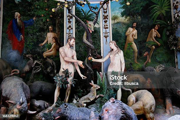 Adam And Eve Kapelle Stock Vektor Art und mehr Bilder von Adam - Bibelfigur - Adam - Bibelfigur, Eva - Biblische Figur, Garten Eden