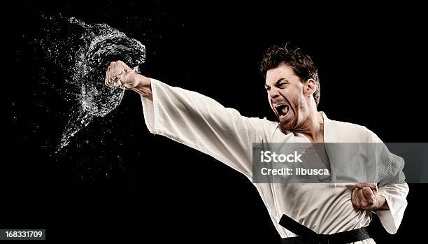 Kampfkunst Water Splash Punch Stockfoto und mehr Bilder von Faustschlag - Faustschlag, Wasser, Humor