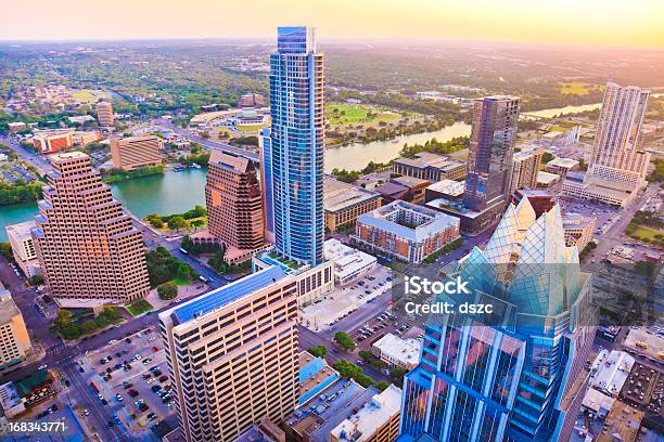 Austin Texas Rascacielos Al Atardecer Desde Un Helicóptero Foto de stock y más banco de imágenes de Austin - Texas