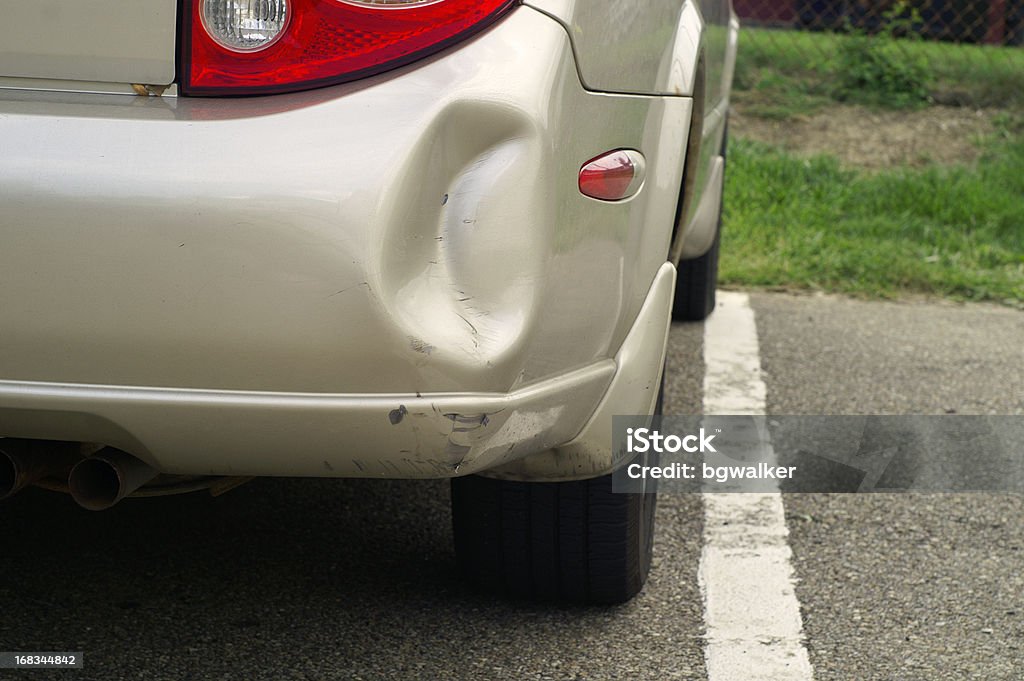 Verbeult Auto Stoßstange - Lizenzfrei Auto Stock-Foto