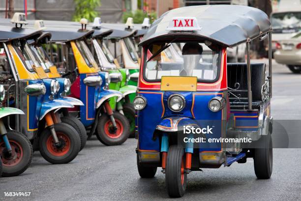 Banguecoque Tuktuk - Fotografias de stock e mais imagens de Banguecoque - Banguecoque, Capitais internacionais, Cidade