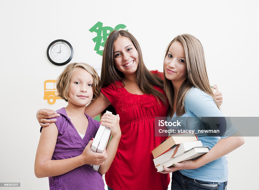 Amicizia, adolescenti in aula - Foto stock royalty-free di Adolescente