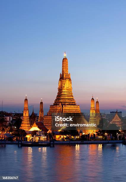 Wat Arun Bangkok Tailandia Foto de stock y más banco de imágenes de Bangkok