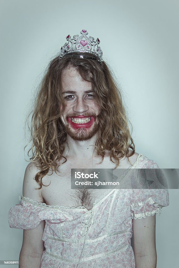 Feliz homem Baile de Finalistas Rainha em arraste tiara na cabeça Batom - Royalty-free Baile de Finalistas Foto de stock