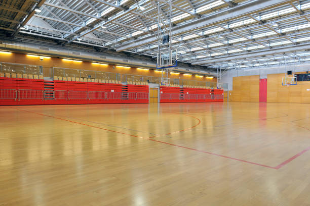 puste sports hall - school gymnasium parquet floor sport empty zdjęcia i obrazy z banku zdjęć