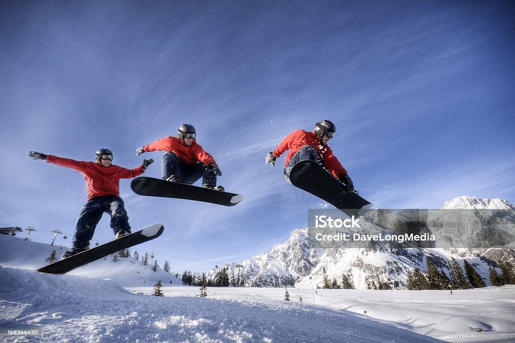 Snowboarder en aire - Foto de stock de Secuencia de imágenes libre de derechos