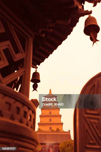 Great Wild Goose Pagoda Stockfoto und mehr Bilder von Xi'an - Xi'an, Große Wildganspagode, Menschen