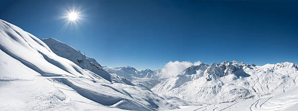 vista panorâmica de st. anton am arlberg área de esqui - austria mountain peak mountain panoramic - fotografias e filmes do acervo