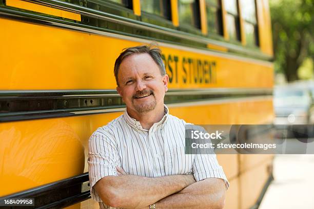 School Bus Driver Stockfoto und mehr Bilder von Schulbus - Schulbus, Fahren, Berufsfahrer