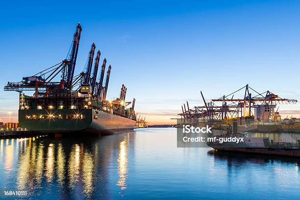 Hamburger Hafen Cargoterminal Stockfoto und mehr Bilder von Hafen - Hafen, Hamburg, Nacht