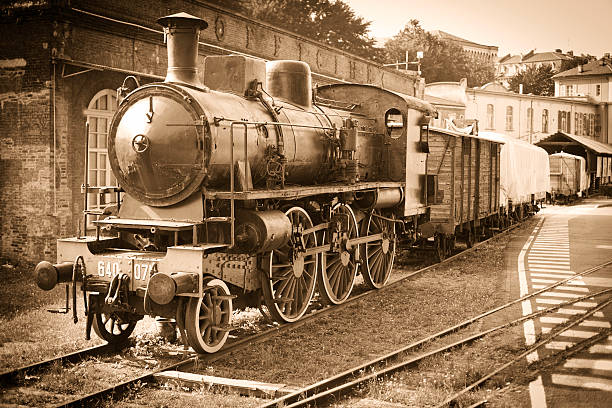 istock Old steam train in officine 168433739