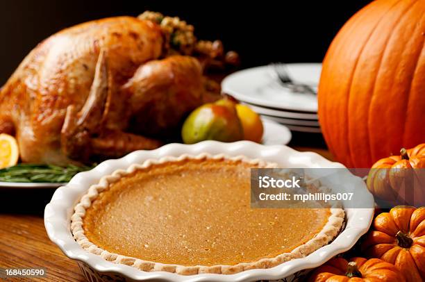 Thanksgiving - zdjęcia stockowe i więcej obrazów Ciasto z dynią - Ciasto z dynią, Święto Dziękczynienia, Indyk - Białe mięso