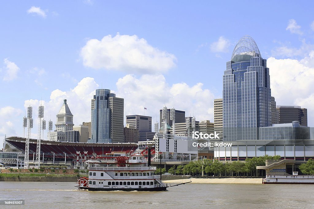 Lungofiume di Cincinnati Skyline - Foto stock royalty-free di Cincinnati