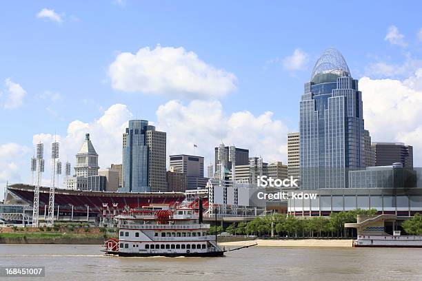 Lungofiume Di Cincinnati Skyline - Fotografie stock e altre immagini di Cincinnati - Cincinnati, Kentucky, Orizzonte urbano