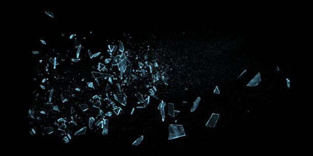 ilustraciones, imágenes clip art, dibujos animados e iconos de stock de hielo azul roto sobre el fondo negro de bach. efecto de vidrio agrietado realista aislado - exploding breaking impact glass