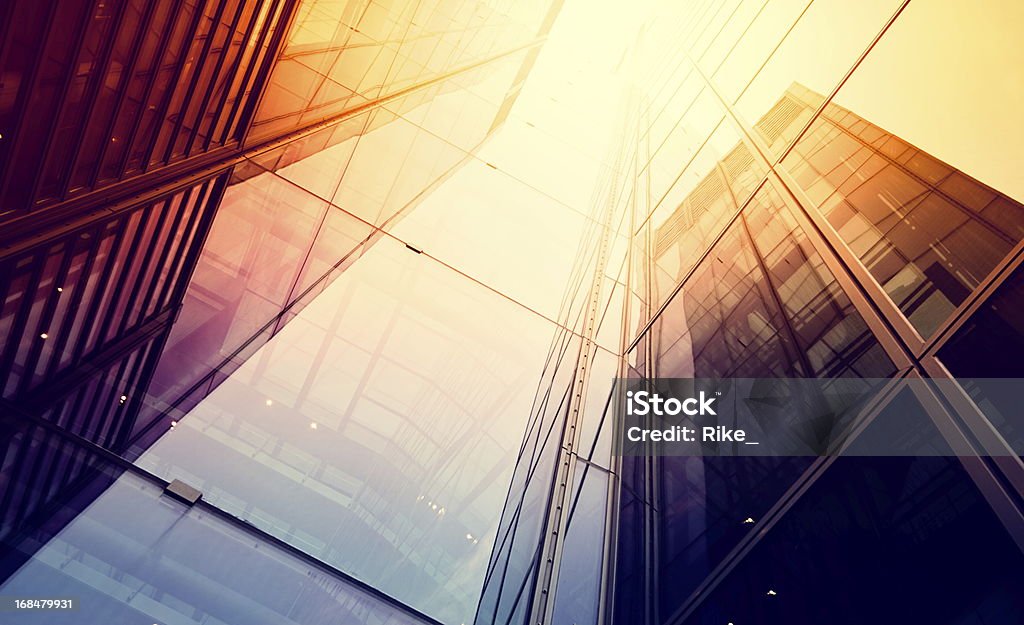 Edificio moderno in luce solare - Foto stock royalty-free di Architettura