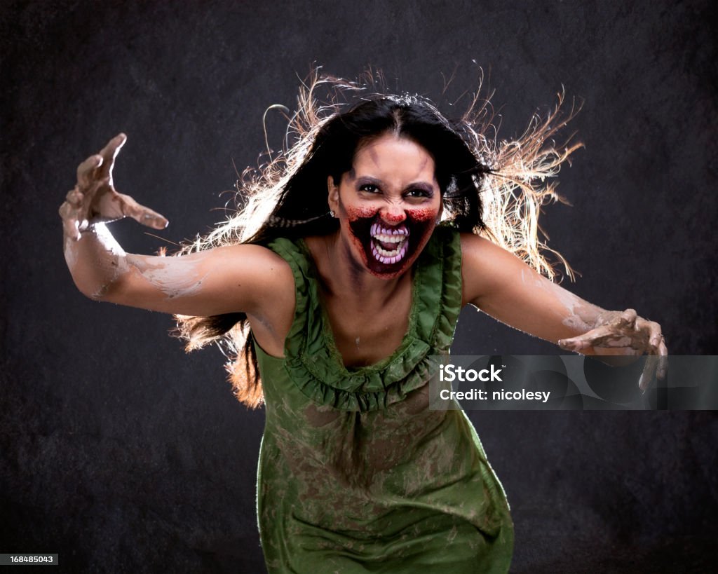 Scary Zombie mujer - Foto de stock de Alcanzar libre de derechos