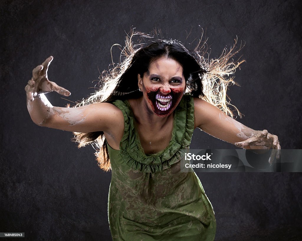 Donna Zombie spaventoso - Foto stock royalty-free di Tendere la mano
