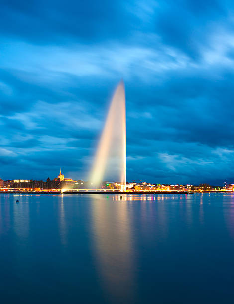 istock Lake Geneva at night 168485100