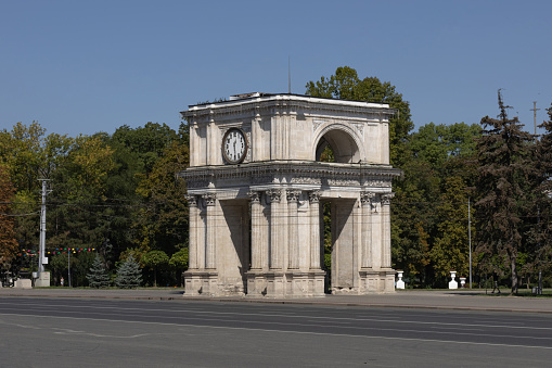 This is during summer day.\nThe Lafayette Monument is a bronze equestrian statue of Gilbert du Motier, marquis de Lafayette, by Andrew O'Connor, Jr.\n\nIt is located on the northern edge of the South Park, at Mount Vernon Place, Baltimore, directly across a cobblestone circle from The Washington Monument. It was dedicated on September 6, 1924, with President Calvin Coolidge in attendance. [1][2]\n\nThe inscription reads:\n(Sculpture, front edge, proper left side:)\nANDREW O'CONNOR\n1924\n(Sculpture, rear proper left side:)\nT. F. MCGANN & SONS CO FOUNDRY\nBOSTON MASS\n(Base, front:)