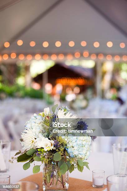 Photo libre de droit de Fleur Pièce Maîtresse Pour Un Événement Formel banque d'images et plus d'images libres de droit de Fleur - Flore - Fleur - Flore, Milieu de table, Table