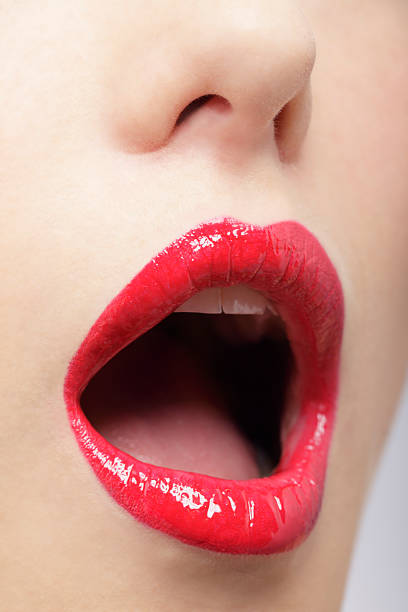 bouche ouverte - sensuality human lips mouth open studio shot photos et images de collection