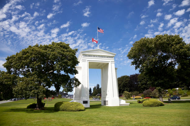 istock US and Canadian Border 168508484