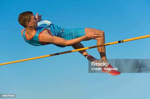 Foto de Salto Em Altura De Concorrência e mais fotos de stock de Salto em Altura - Salto em Altura, Atletismo, Atleta de campo e pista