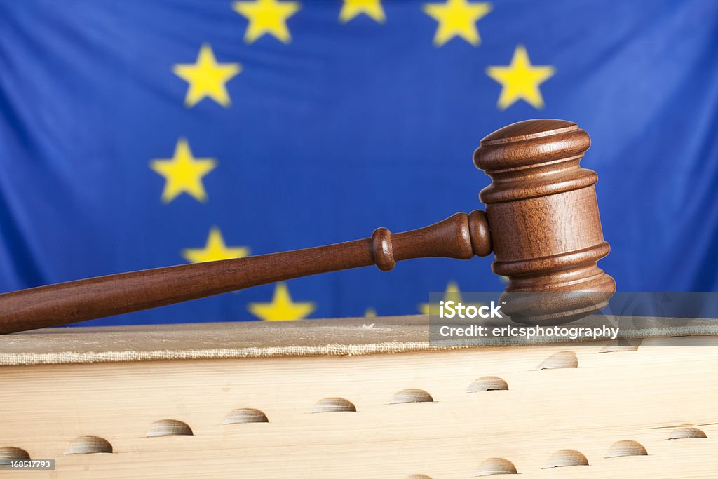 Legge libro e bandiera dell'Unione europea - Foto stock royalty-free di La Comunità Europea