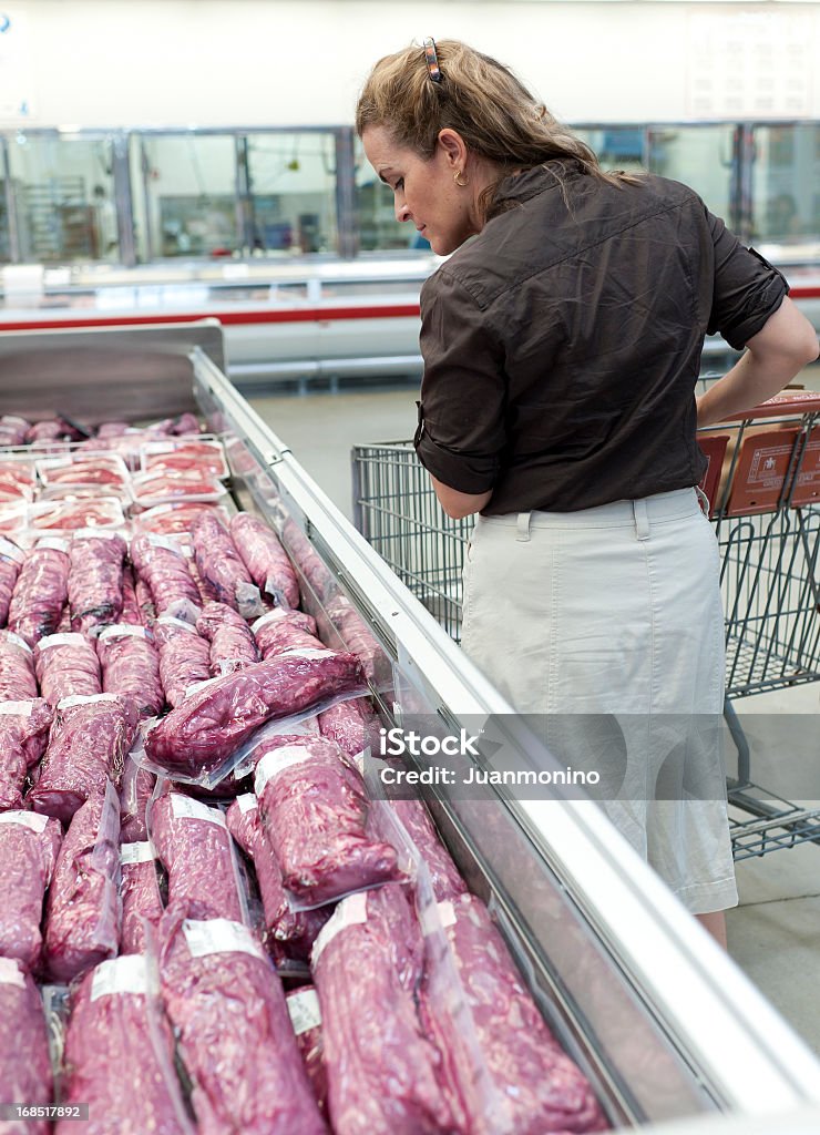 肉の市場 - クーラーボックスのロイヤリティフリーストックフォト