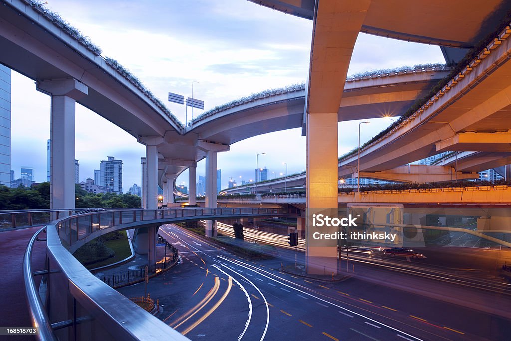 도시 고속도로 viaducts 야간에만 - 로열티 프리 거리 스톡 사진