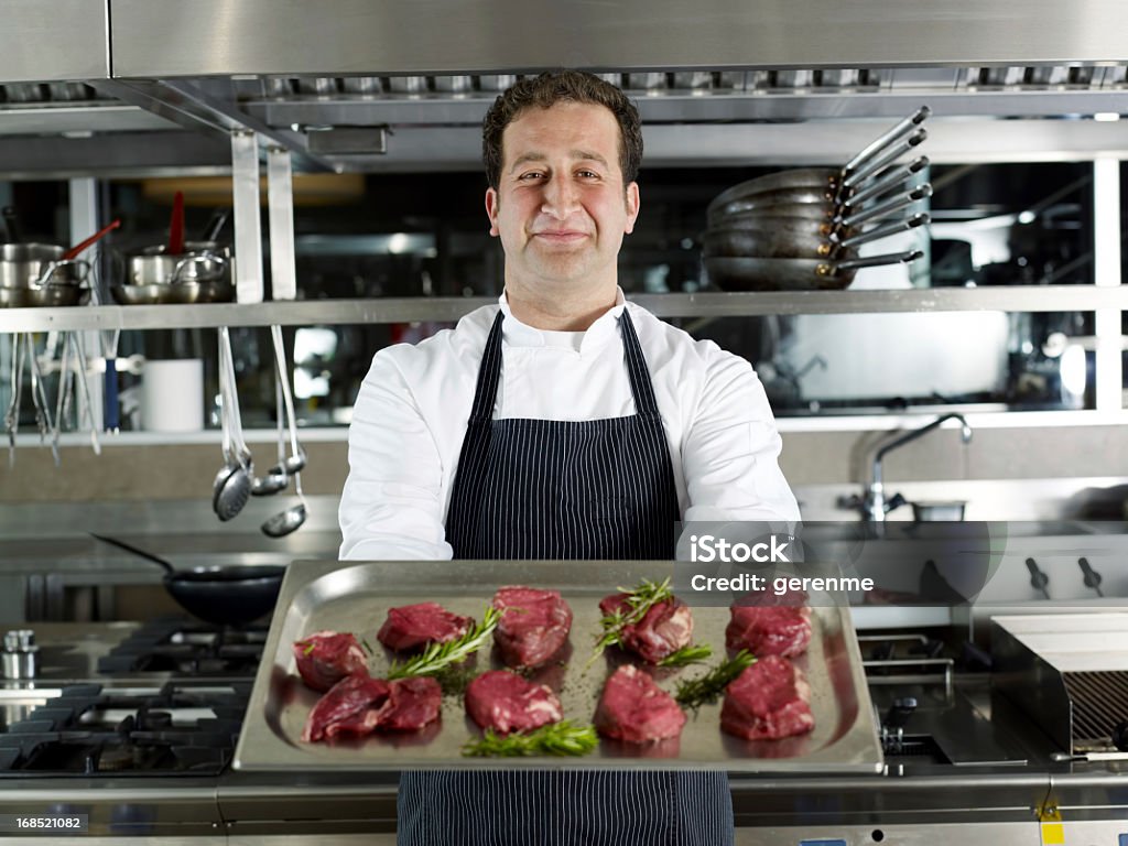 Szef kuchni z Czerwone mięso - Zbiór zdjęć royalty-free (30-39 lat)
