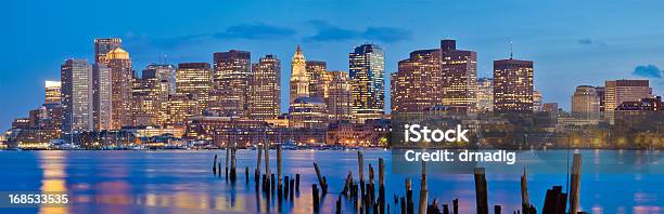 Boston Skyline In Am Frühen Abendpanorama Stockfoto und mehr Bilder von Boston - Boston, Stadtsilhouette, Charlestown